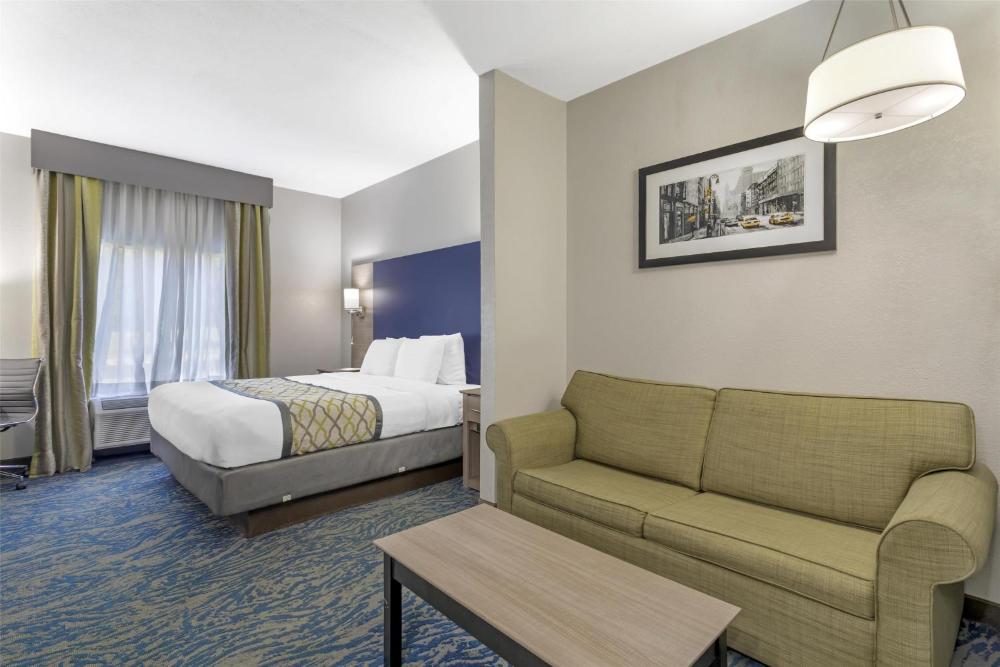 King Room with Sofa Bed - Non-Smoking interior